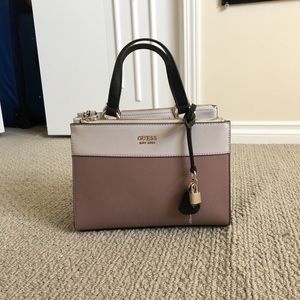 NWOT GUESS bag